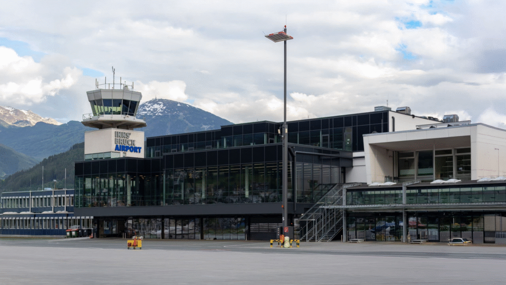 Premium on-demand transfers Oberlech airport pickup